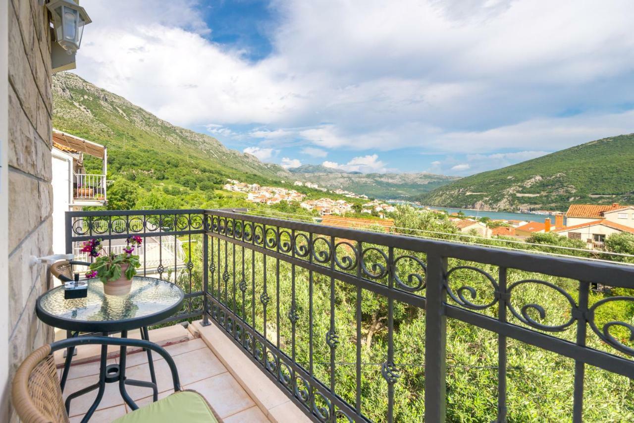 Tranquility And Nature In 4 Bedroom With Sea View Mokošica 외부 사진