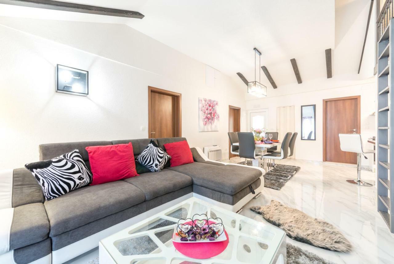 Tranquility And Nature In 4 Bedroom With Sea View Mokošica 외부 사진