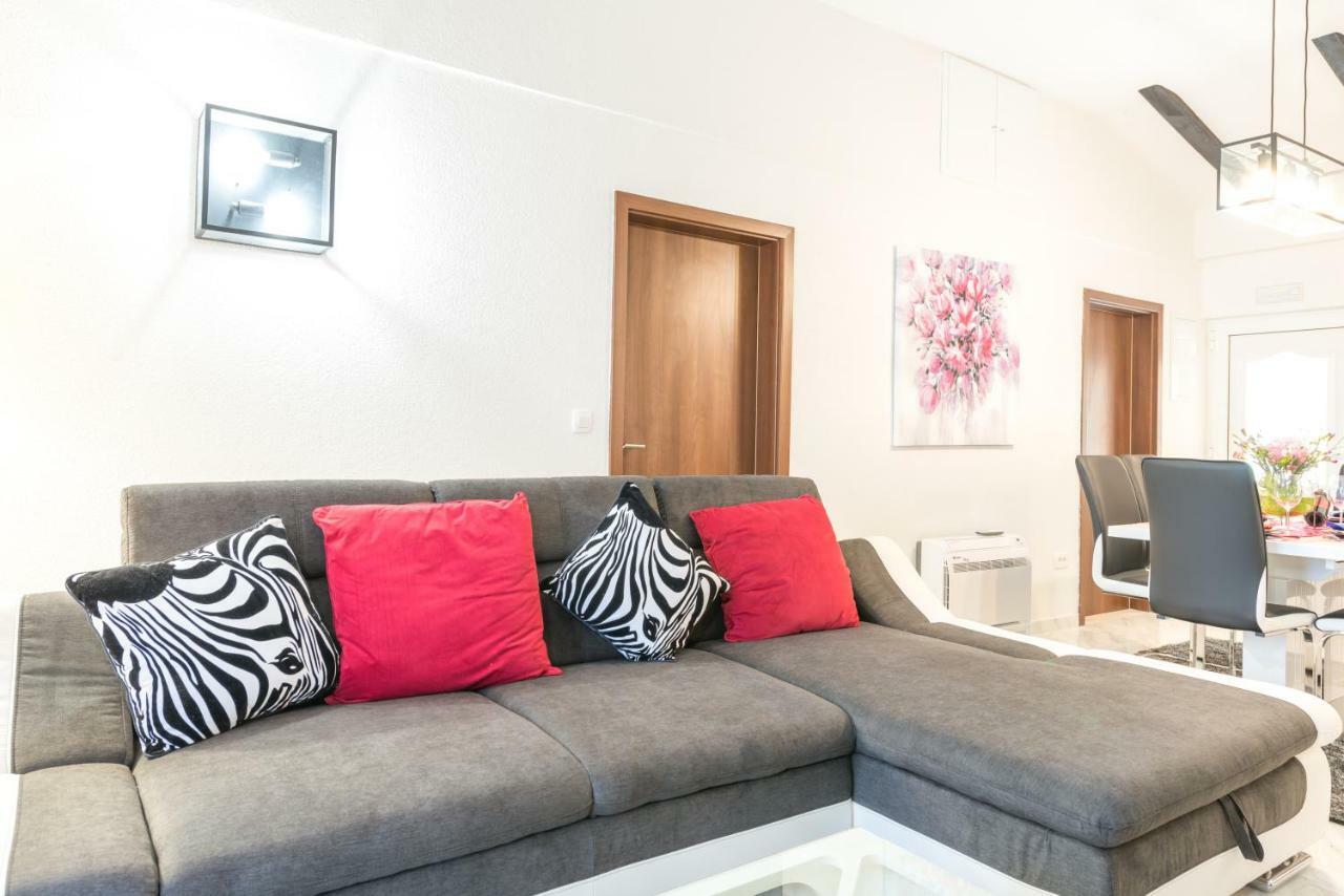 Tranquility And Nature In 4 Bedroom With Sea View Mokošica 외부 사진